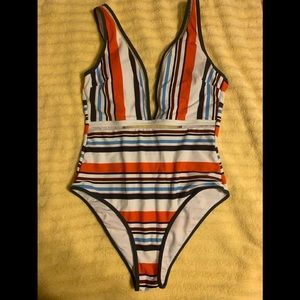 Cupshe Large V-Neck One Piece Swimsuit!